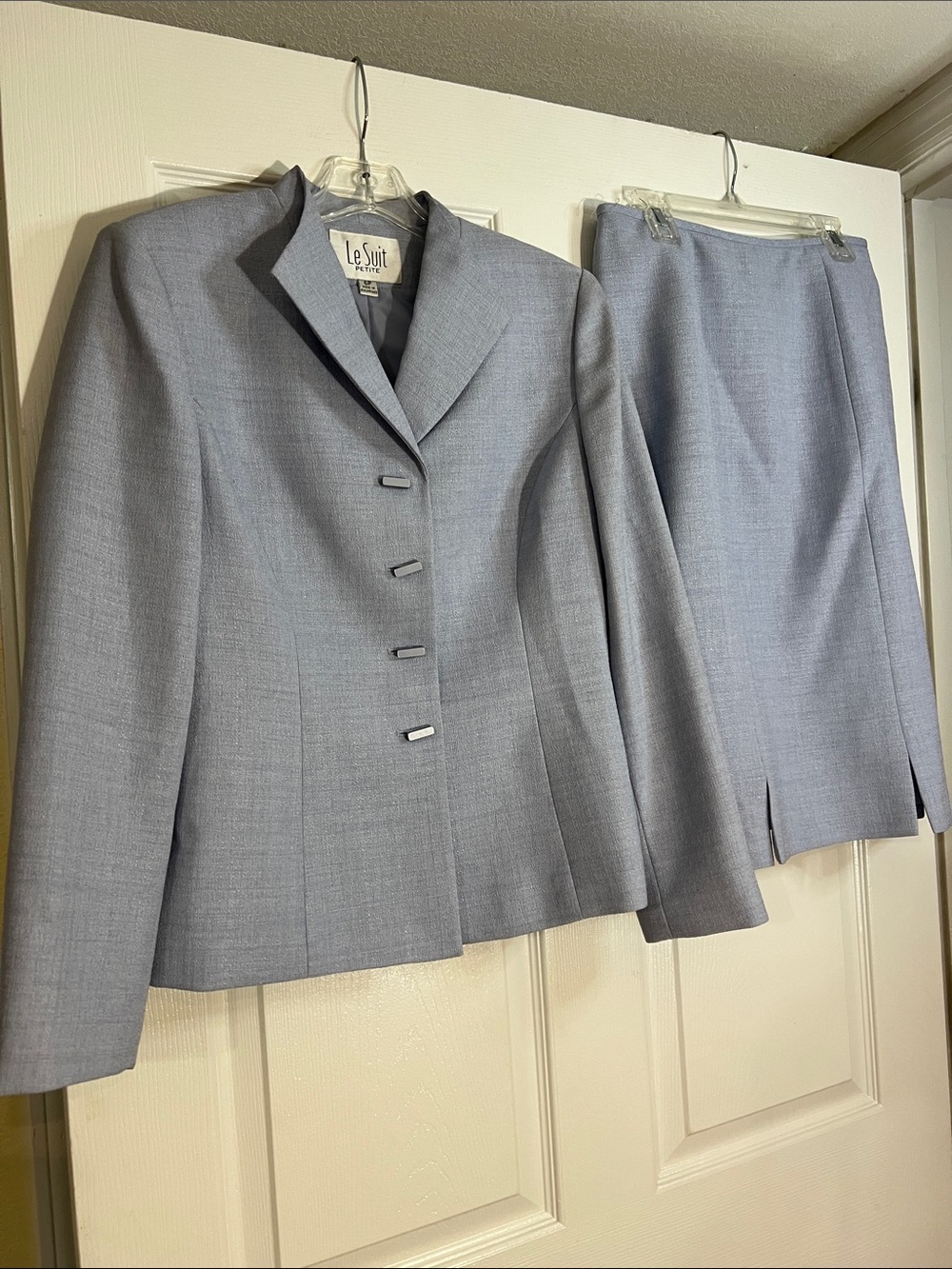 Le Suit Light Blue Women's Two-Piece Skirt Suit